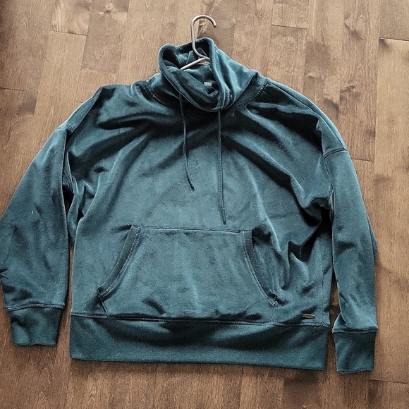 Reitmans Tops - Sweater reitmans hyba velvet teal large